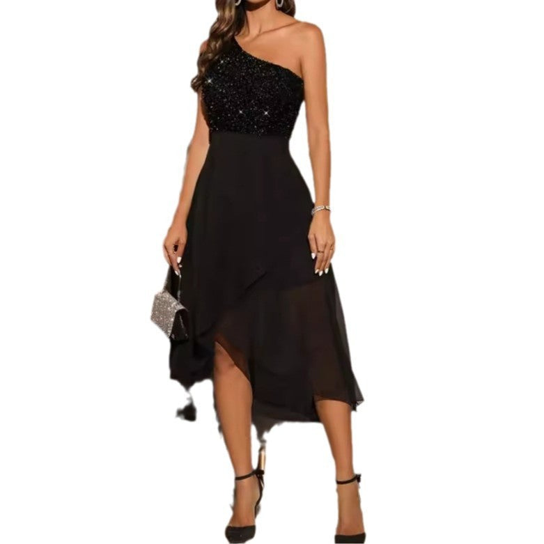 Robe courte épaule asymétrique de soirée