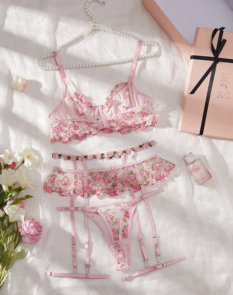 Set aus besticktem Spitzen-BH und Strumpfhalter