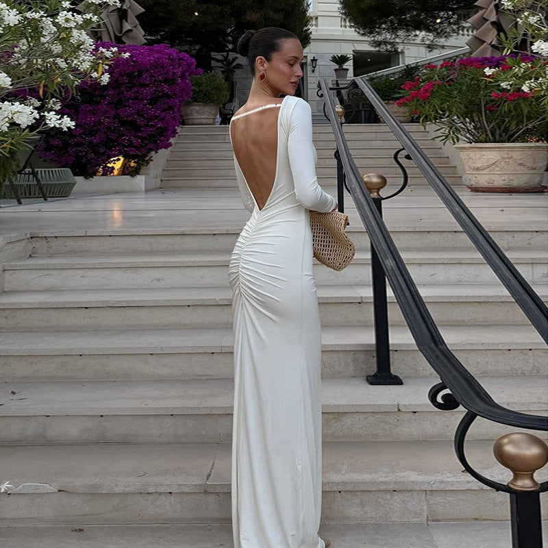 Vestido largo con cuello halter y espalda abierta