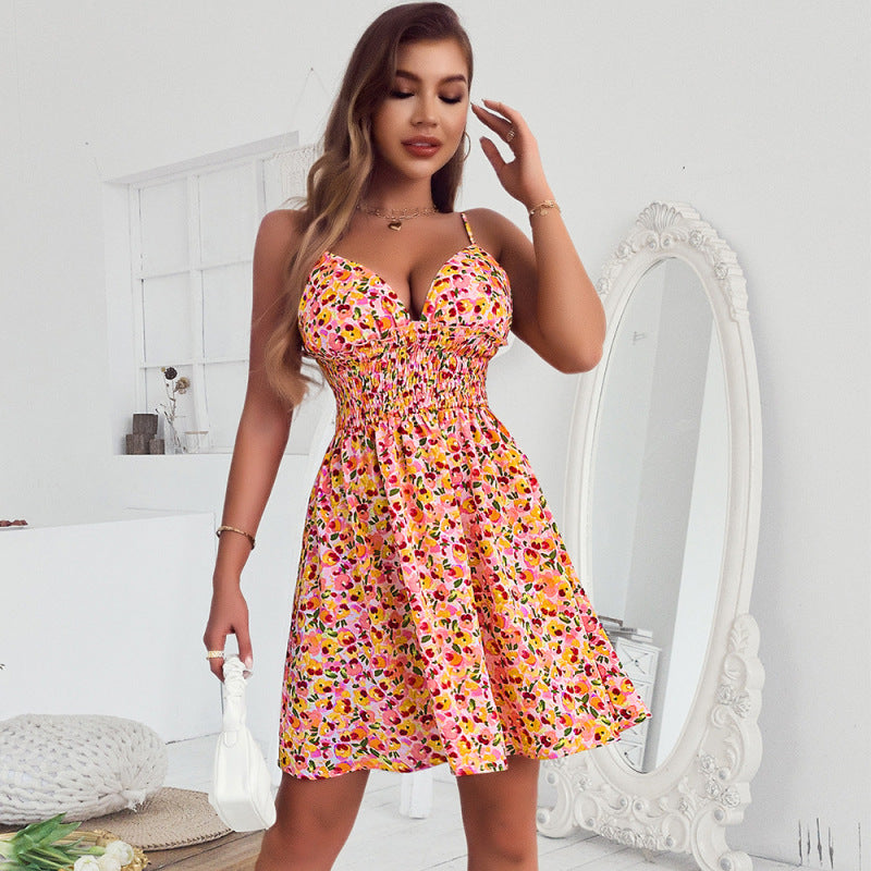 Robe courte à fine bretelle décolletée taille haute - Chic&Shines