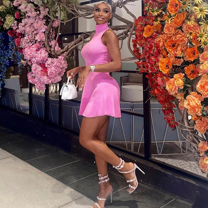 Robe Courte Col Haut Sans Manches - Chic&Shines