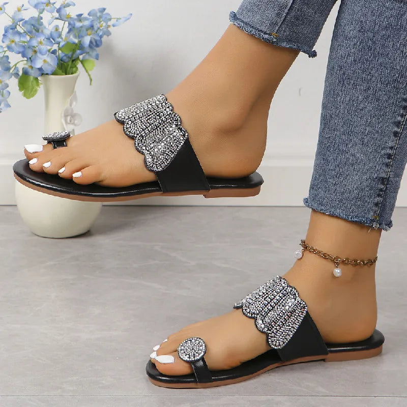 Sandales plates à bout rond et à strass - Chic&Shines