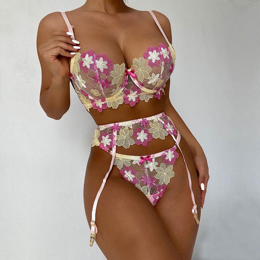 Ensemble soutien gorge string et porte Jarretière en dentelle Brodé - Chic&Shines