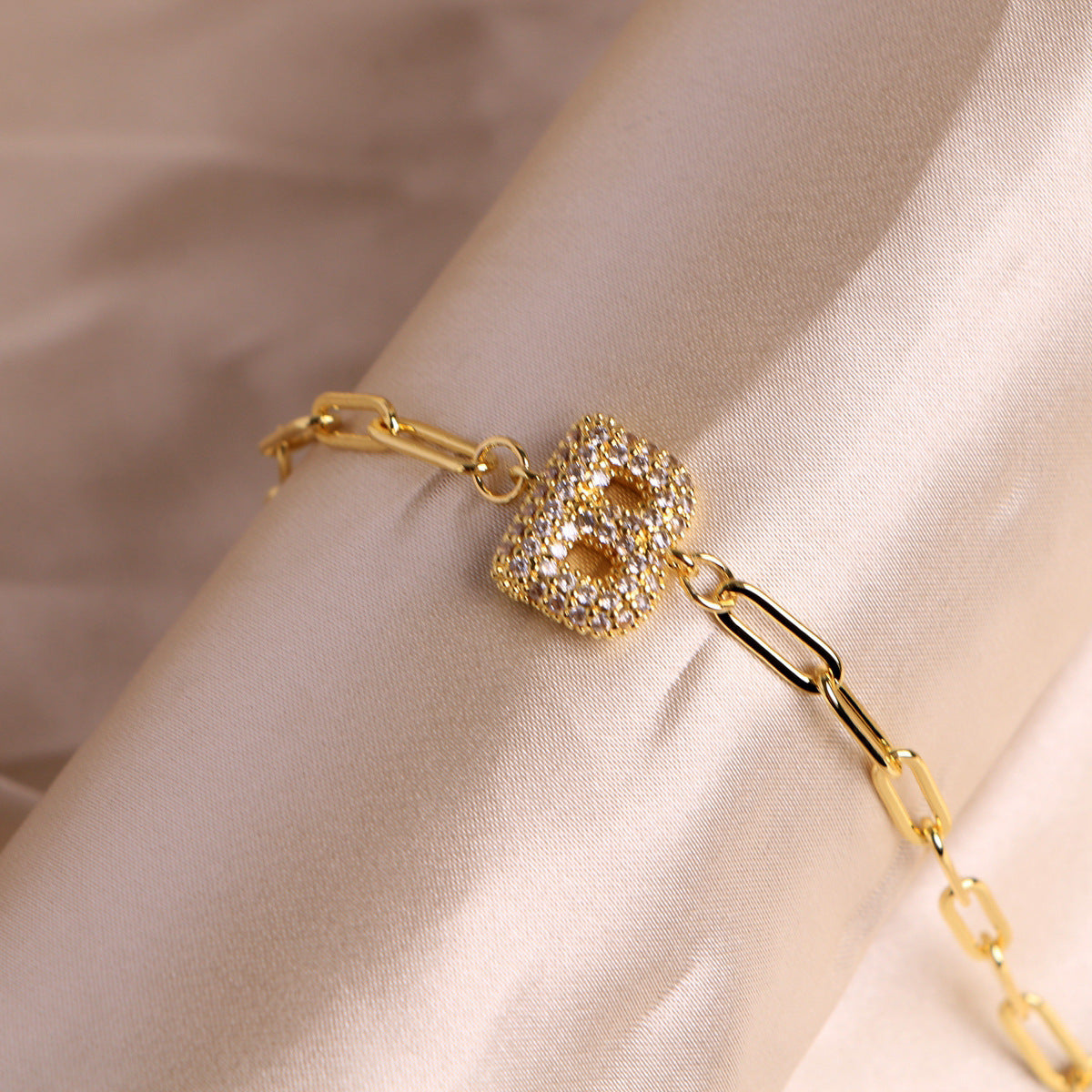 Bracelet clip en zircone pendentif lettre