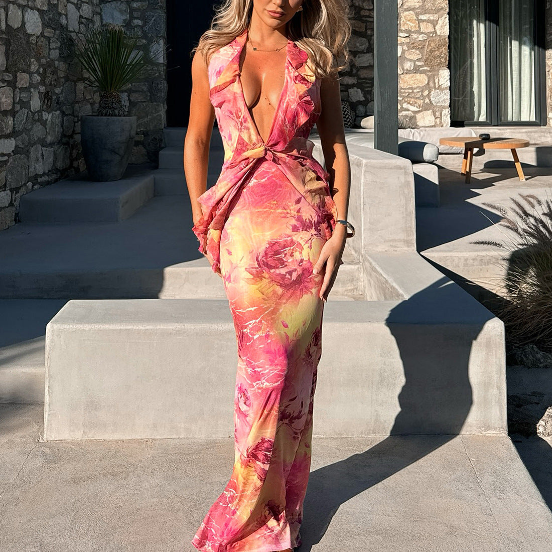 Robe longue décolleté licou dos nu à imprimé
