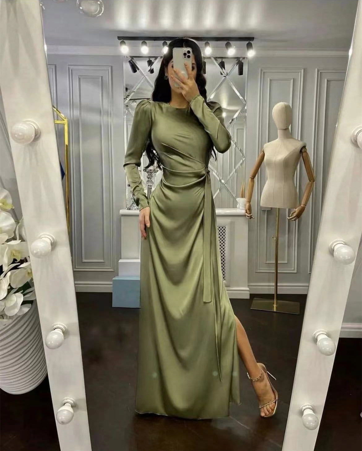 Robe de soirée manches longues jupe fendu