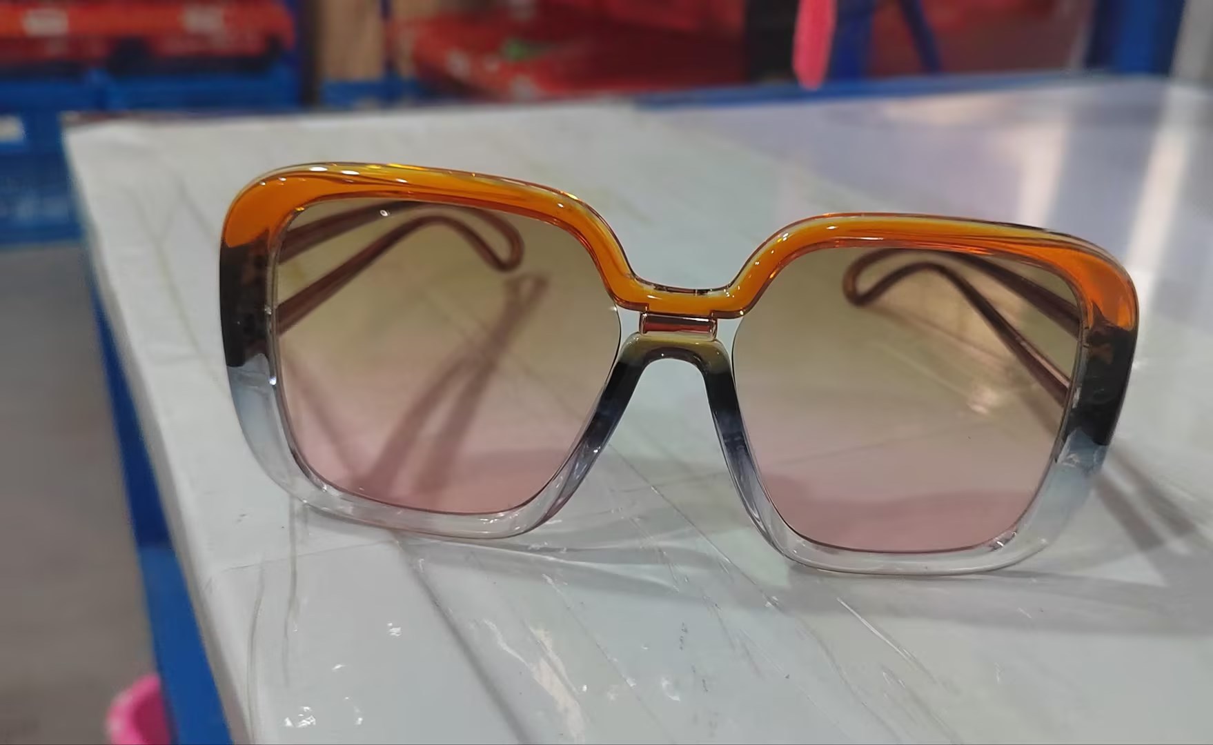 Lunettes de soleil à grande monture dégradée