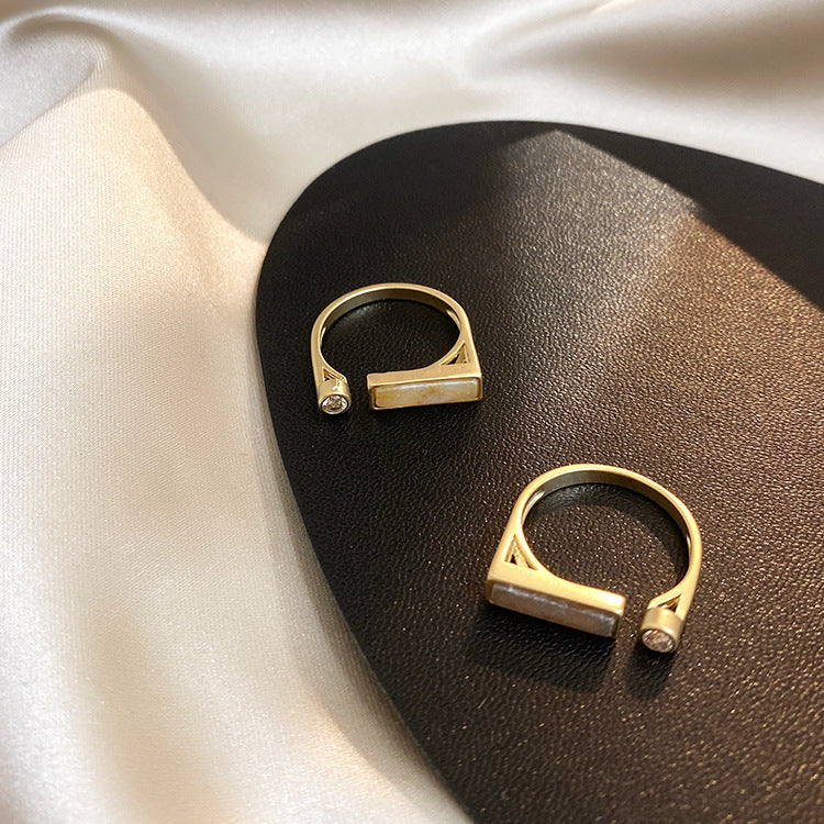 Bague en marbre et zircon design - Chic&Shines