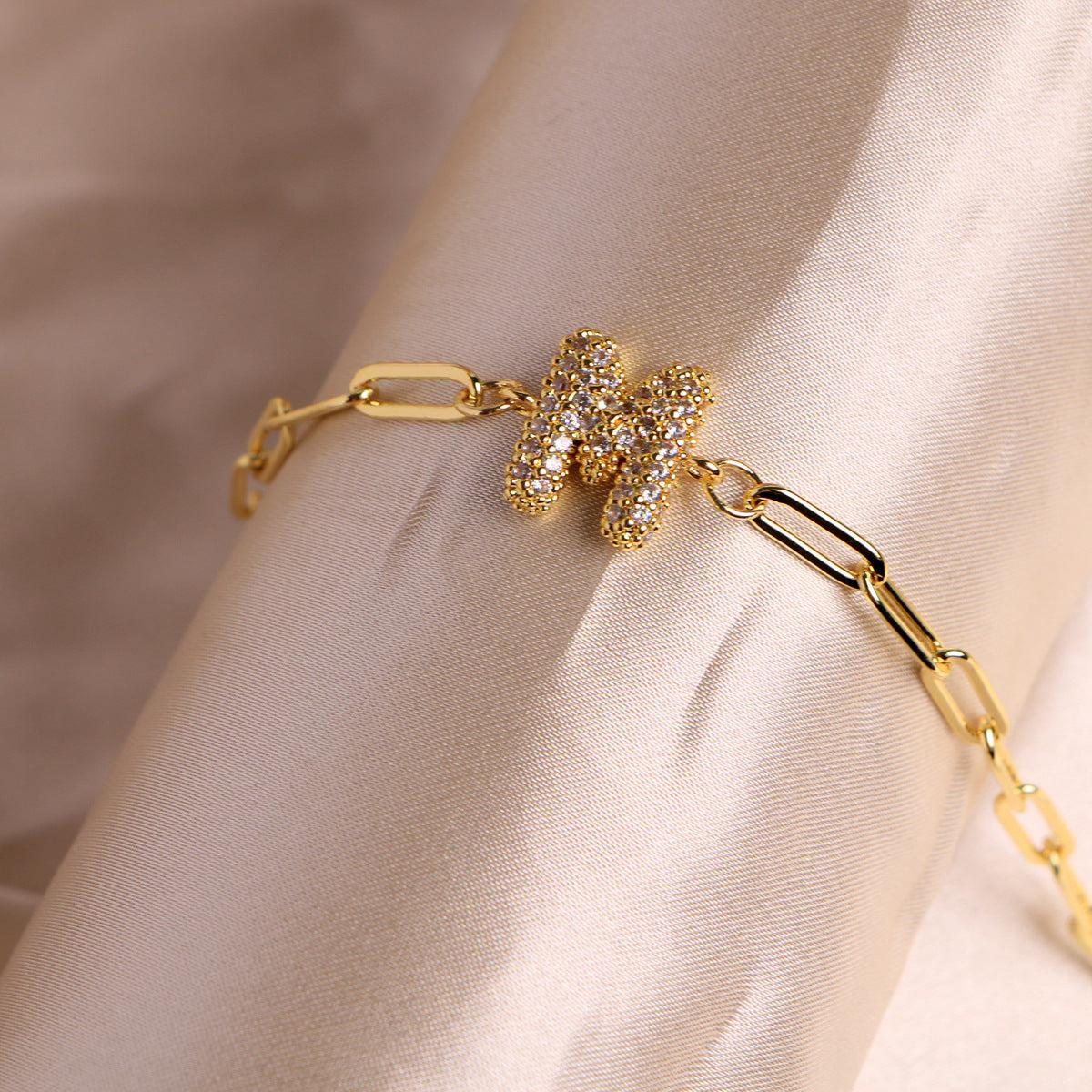 Bracelet clip en zircone pendentif lettre