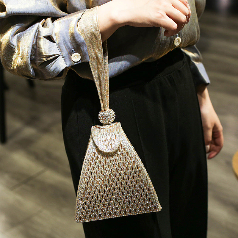 Sacs a main pyramide strass