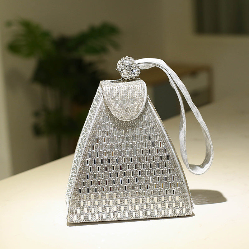Sacs a main pyramide strass