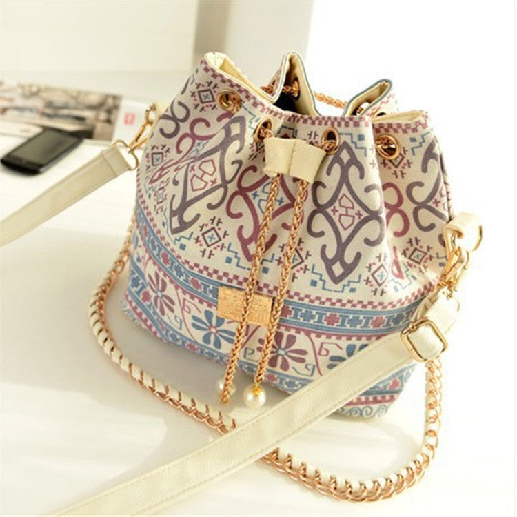 Sac à main bandoulière avec chaîne en perles cordon de serrage forme seau