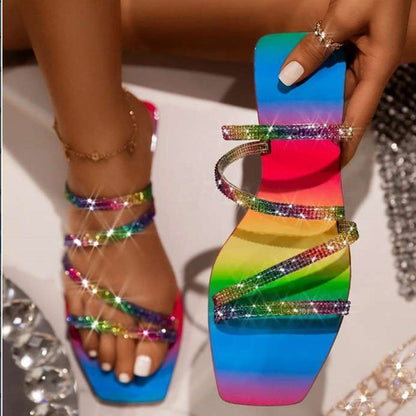 Chaussures carrés à semelle plate et strass colorés - Chic&Shines