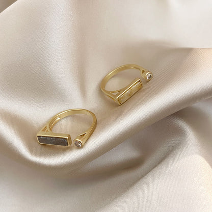 Bague en marbre et zircon design - Chic&Shines