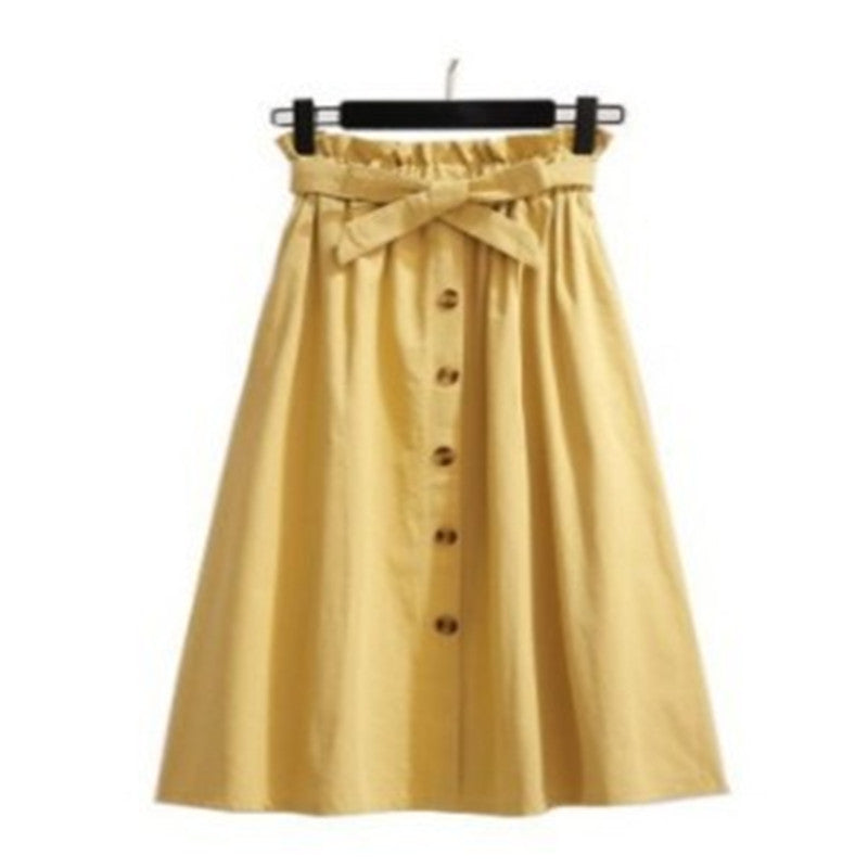 Jupe courte taille haute boutonnée avec ceinture