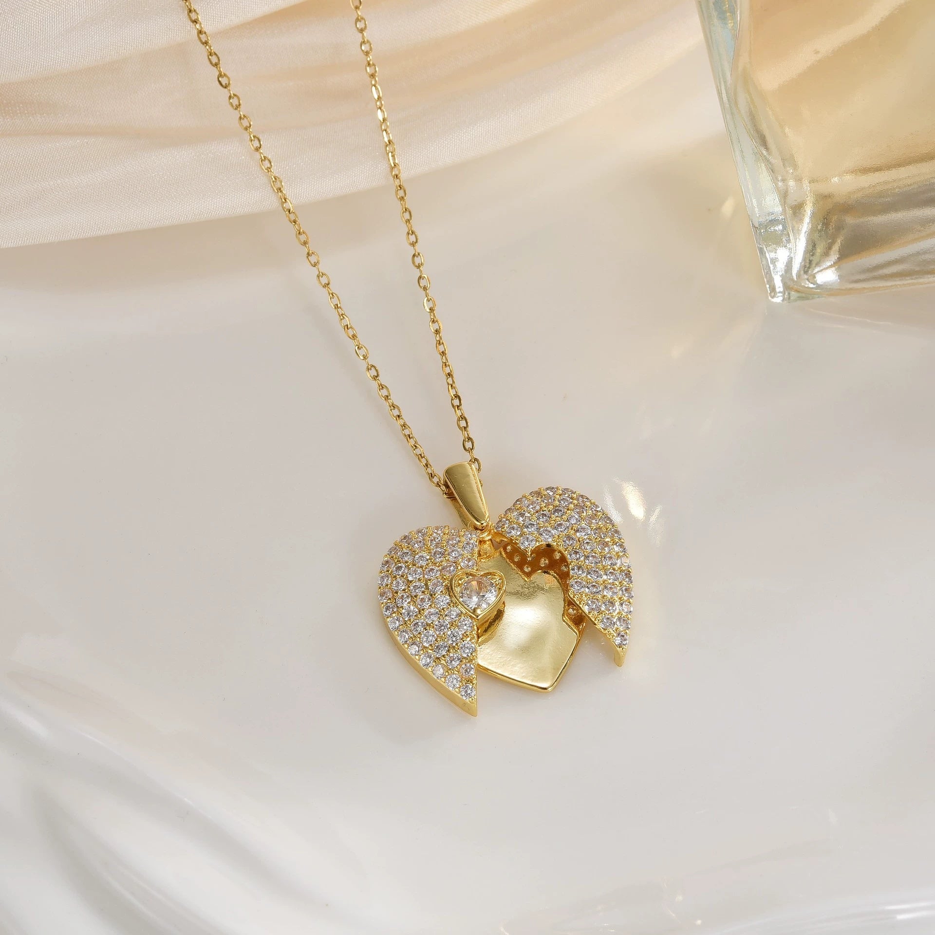 Collier avec pendentif en forme de cœur et ailes - Chic&Shines