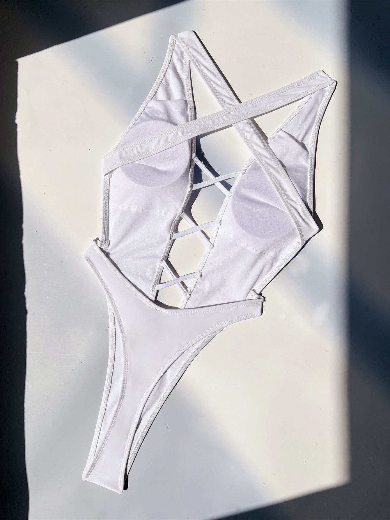 Maillot de bain une pièce licou croisé