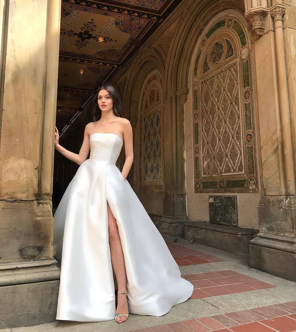 Robe de soirée bustier et jupe fendue