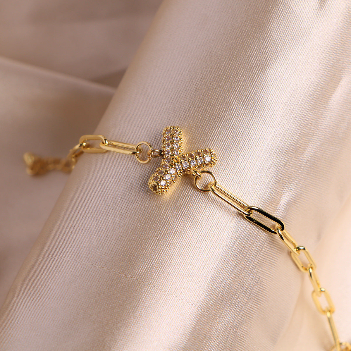 Bracelet clip en zircone pendentif lettre