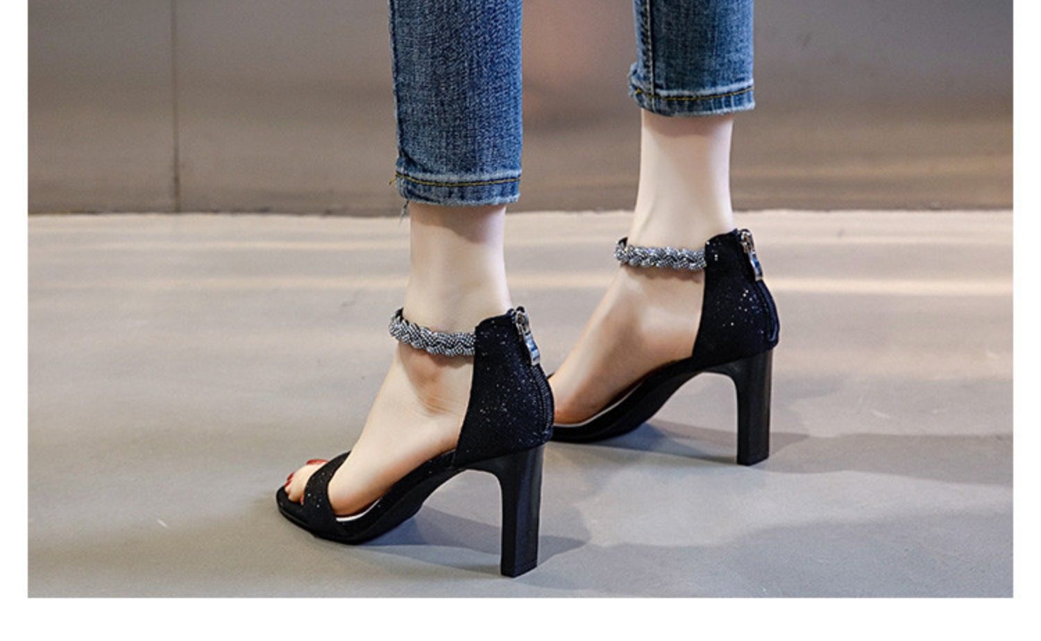 Sandales à talons épais en strass