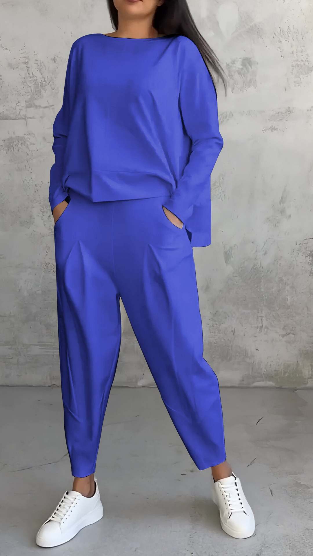 Ensemble haut col rond manches longues et pantalon
