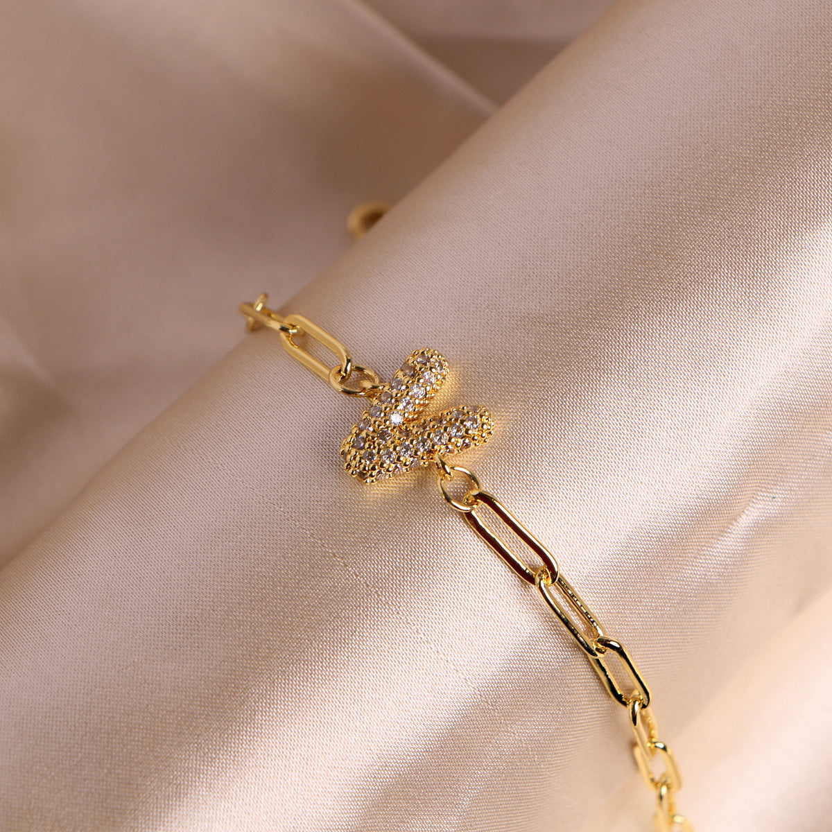 Bracelet clip en zircone pendentif lettre - Chic&Shines