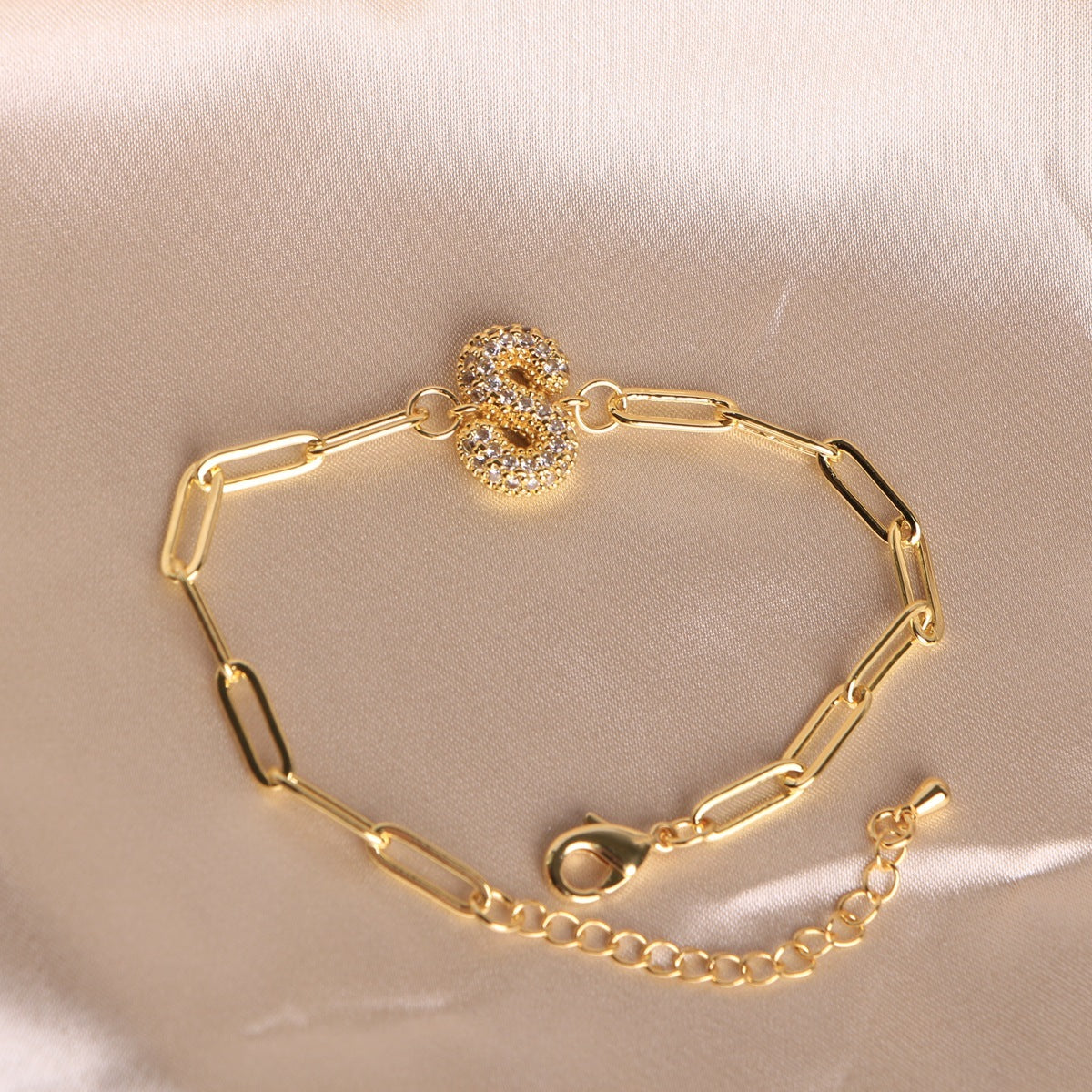 Bracelet clip en zircone pendentif lettre