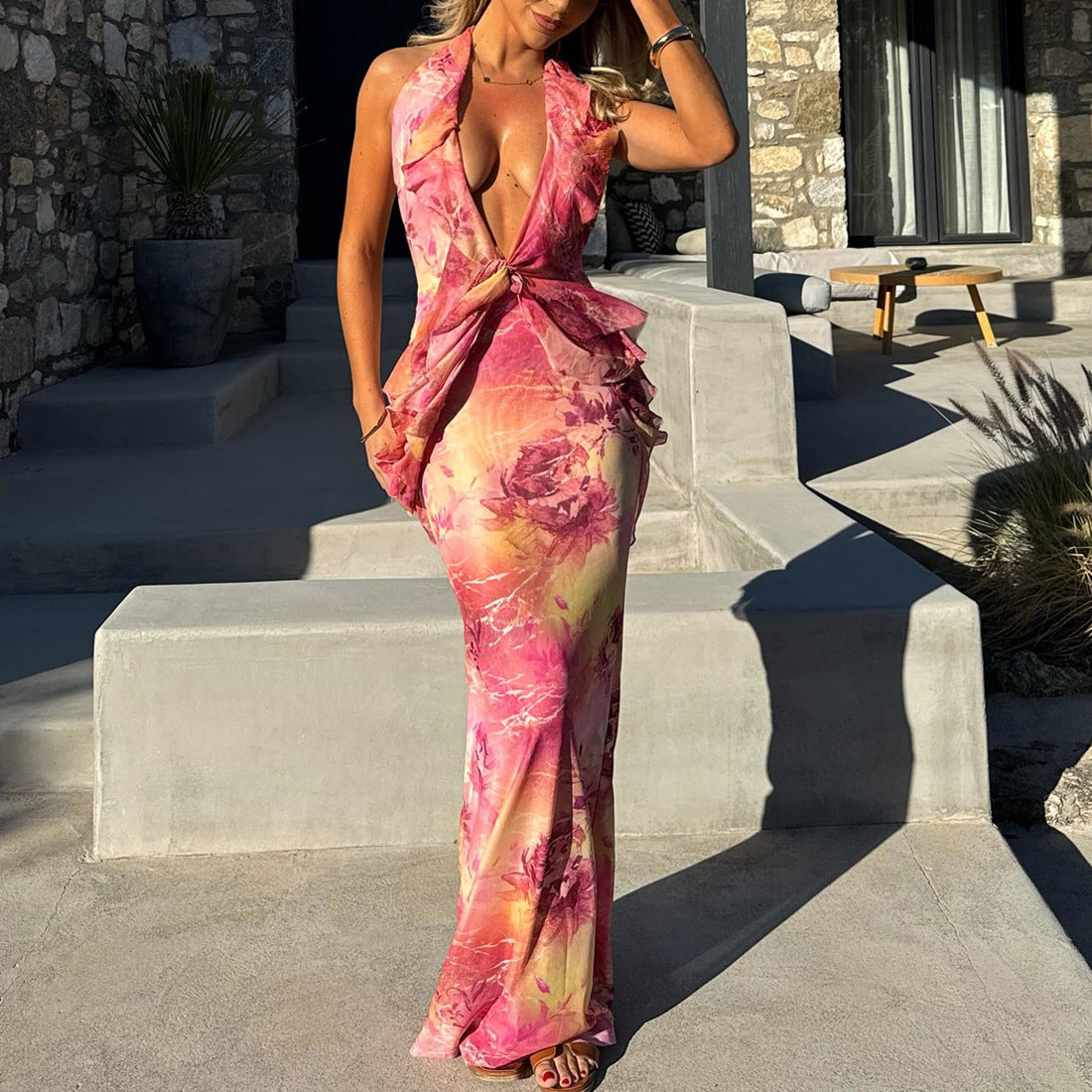Robe longue décolleté licou dos nu à imprimé