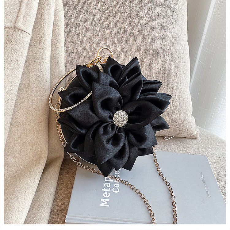 Sac à main bandoulière en diamant motif fleur