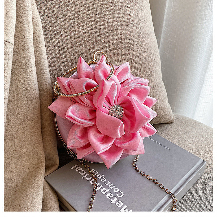 Sac à main bandoulière en diamant motif fleur