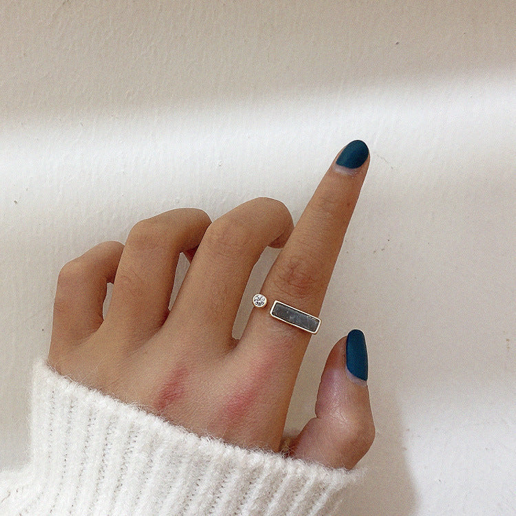 Bague en marbre et zircon design - Chic&Shines