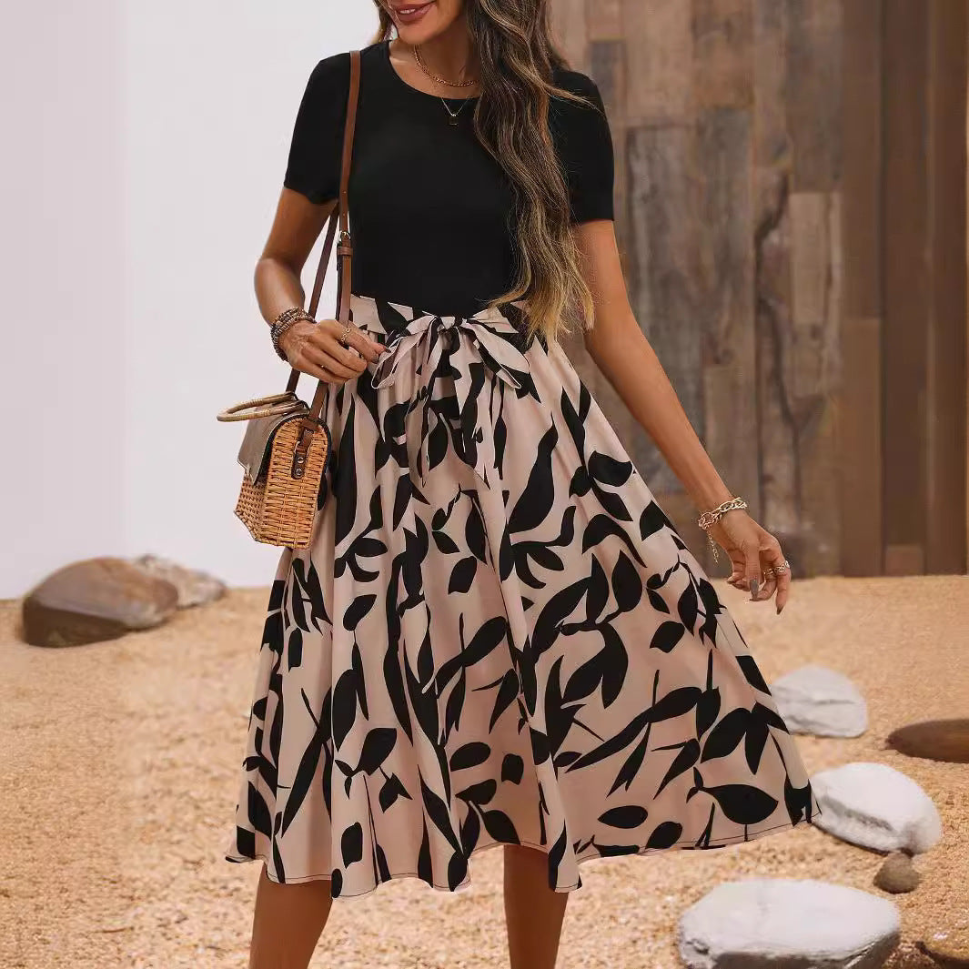 Robe à manches courtes et coutures imprimées