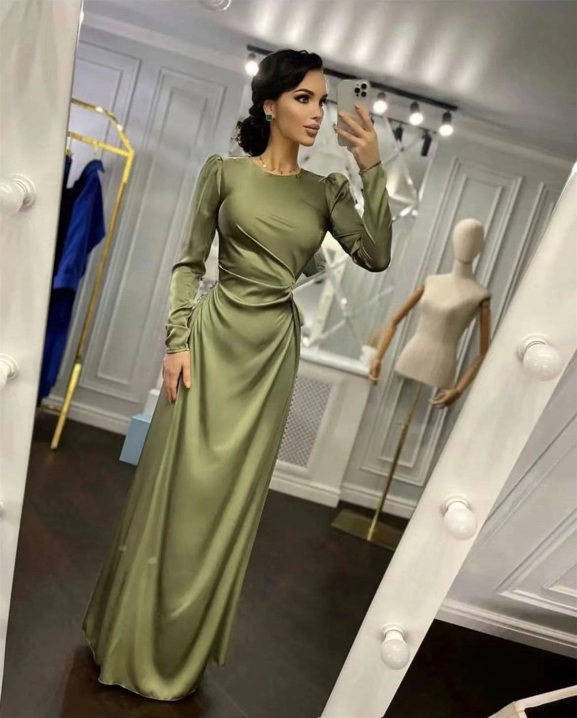 Robe de soirée manches longues jupe fendu