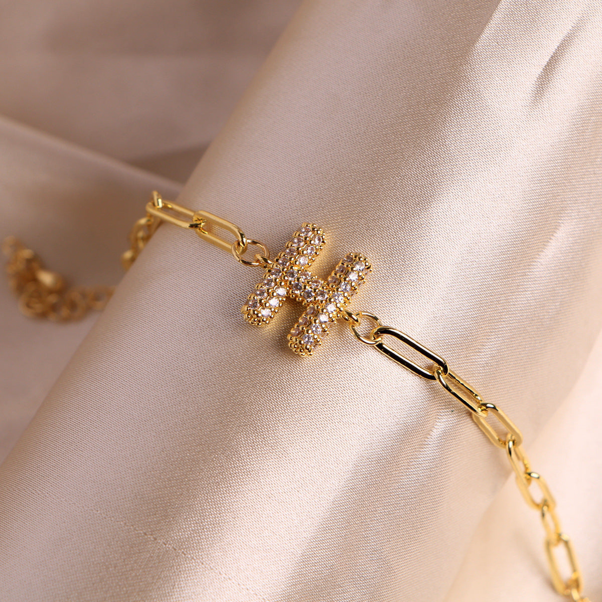 Bracelet clip en zircone pendentif lettre