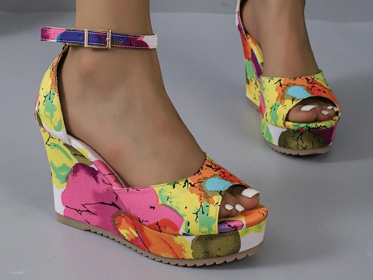 Chaussure compensée à bout ouvert multicolore