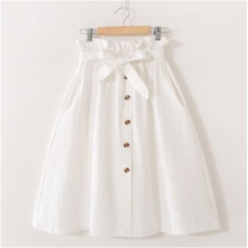 Jupe courte taille haute boutonnée avec ceinture