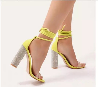 Talons hauts en strass avec brides transparentes - Chic&Shines