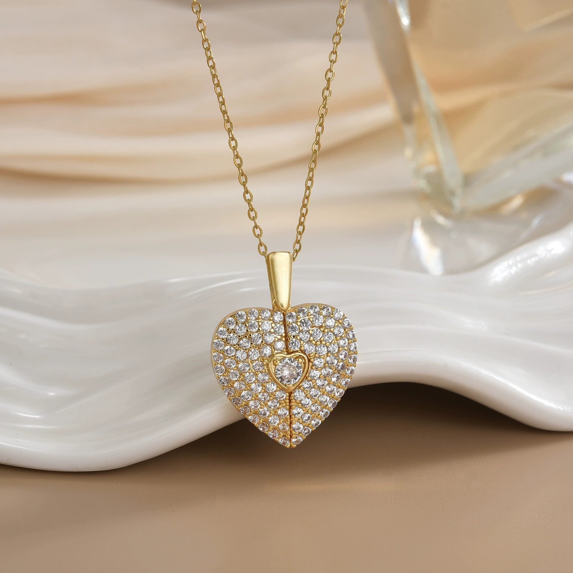 Collier avec pendentif en forme de cœur et ailes - Chic&Shines
