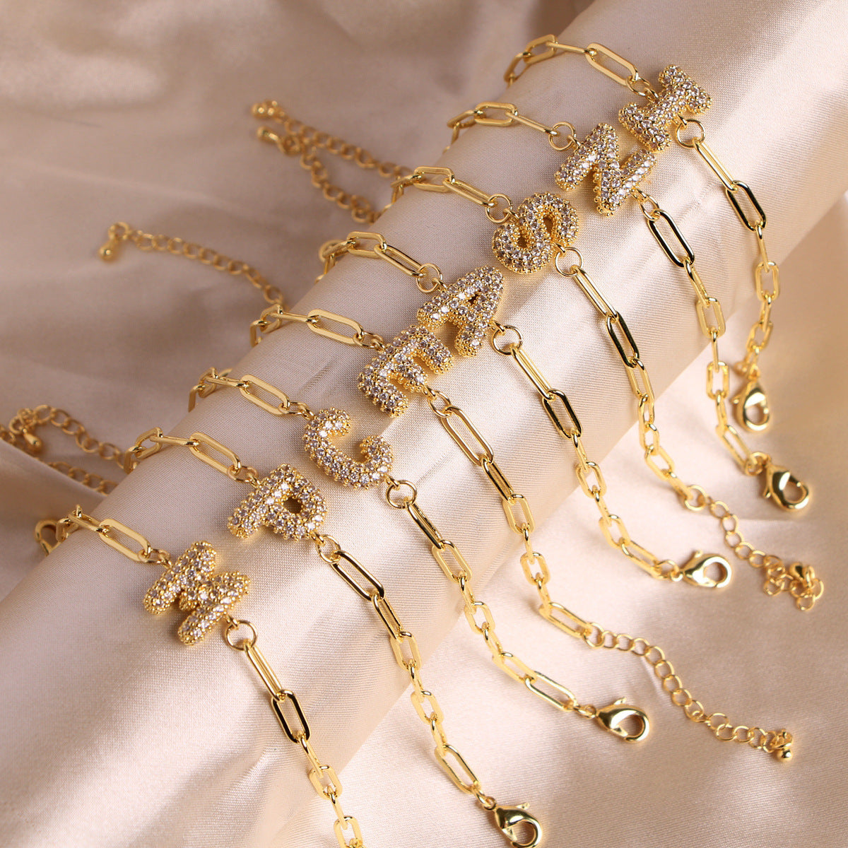 Bracelet clip en zircone pendentif lettre