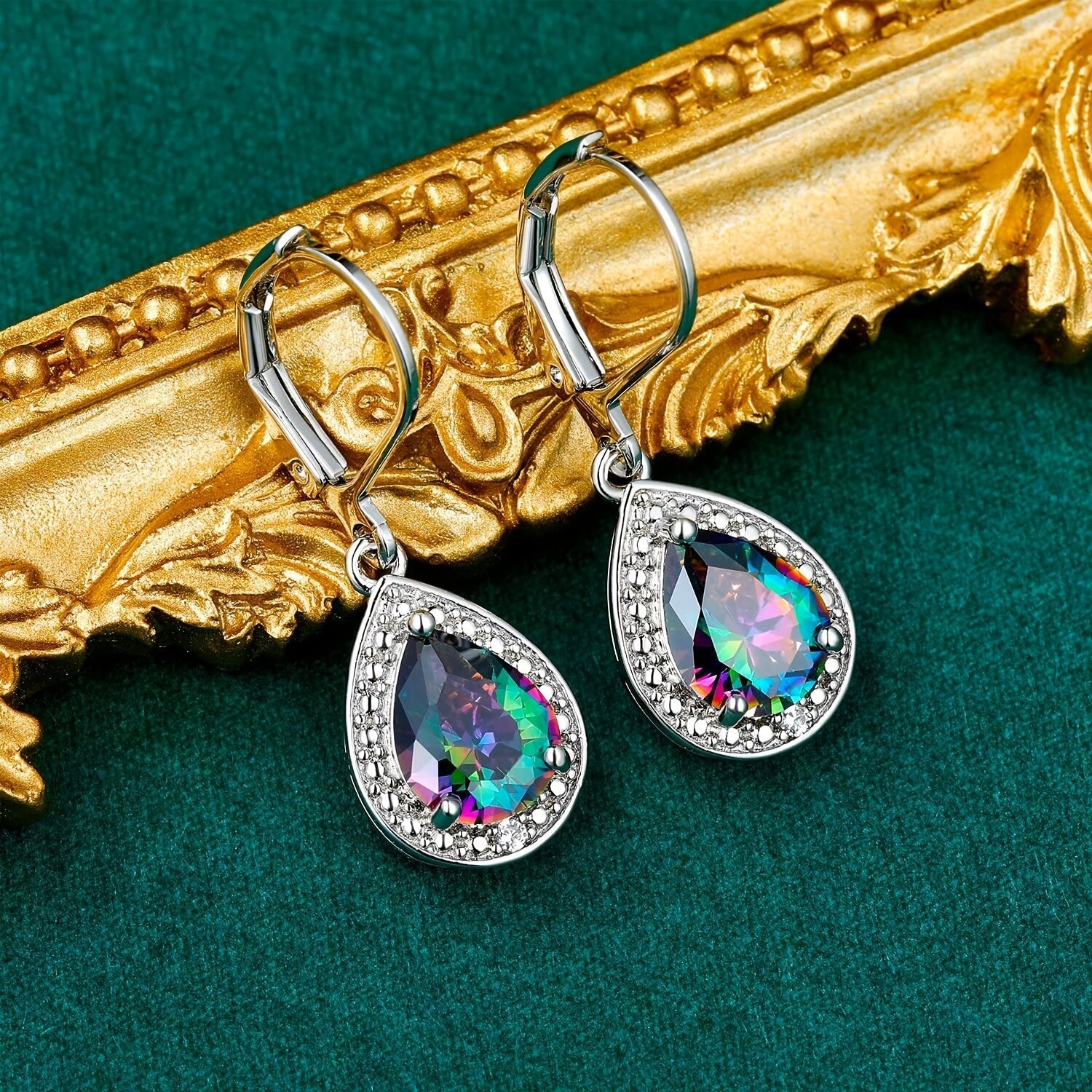 Boucles d'oreilles en pierre goutte d'eau colorée
