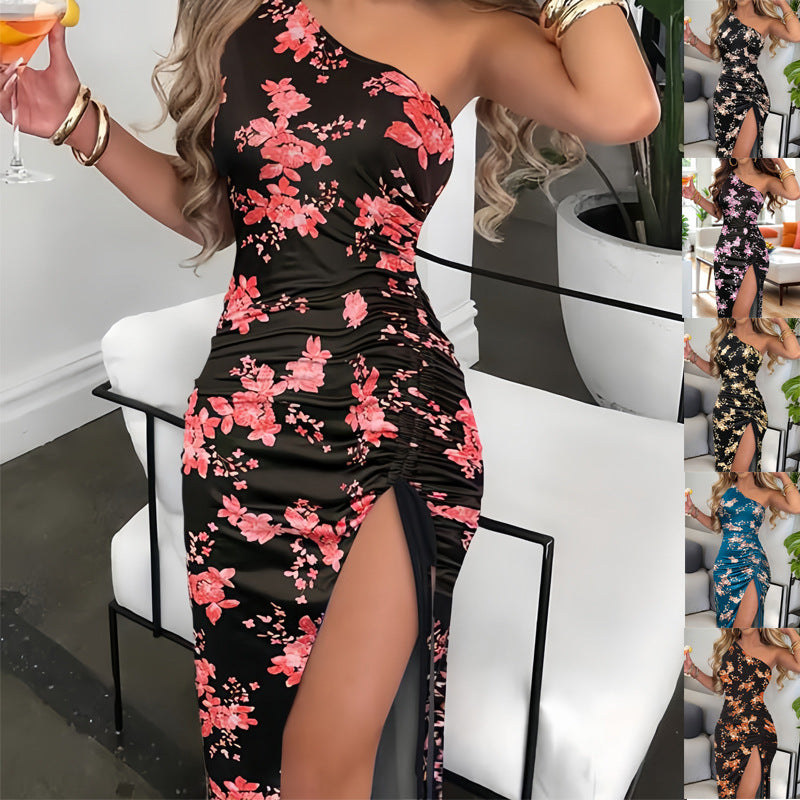 Robe longue épaules obliques et fente