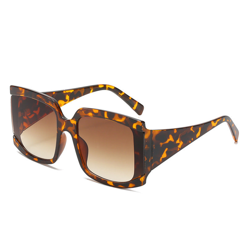 Lunette de soleil carrées tendance