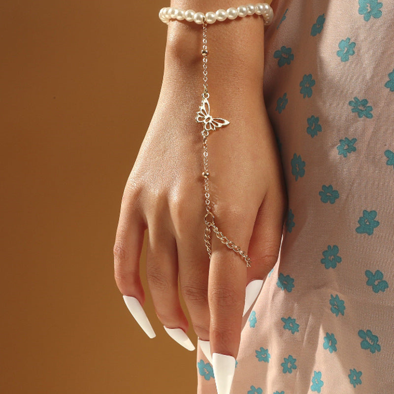Bracelet en perle avec pendentif papillon - Chic&Shines