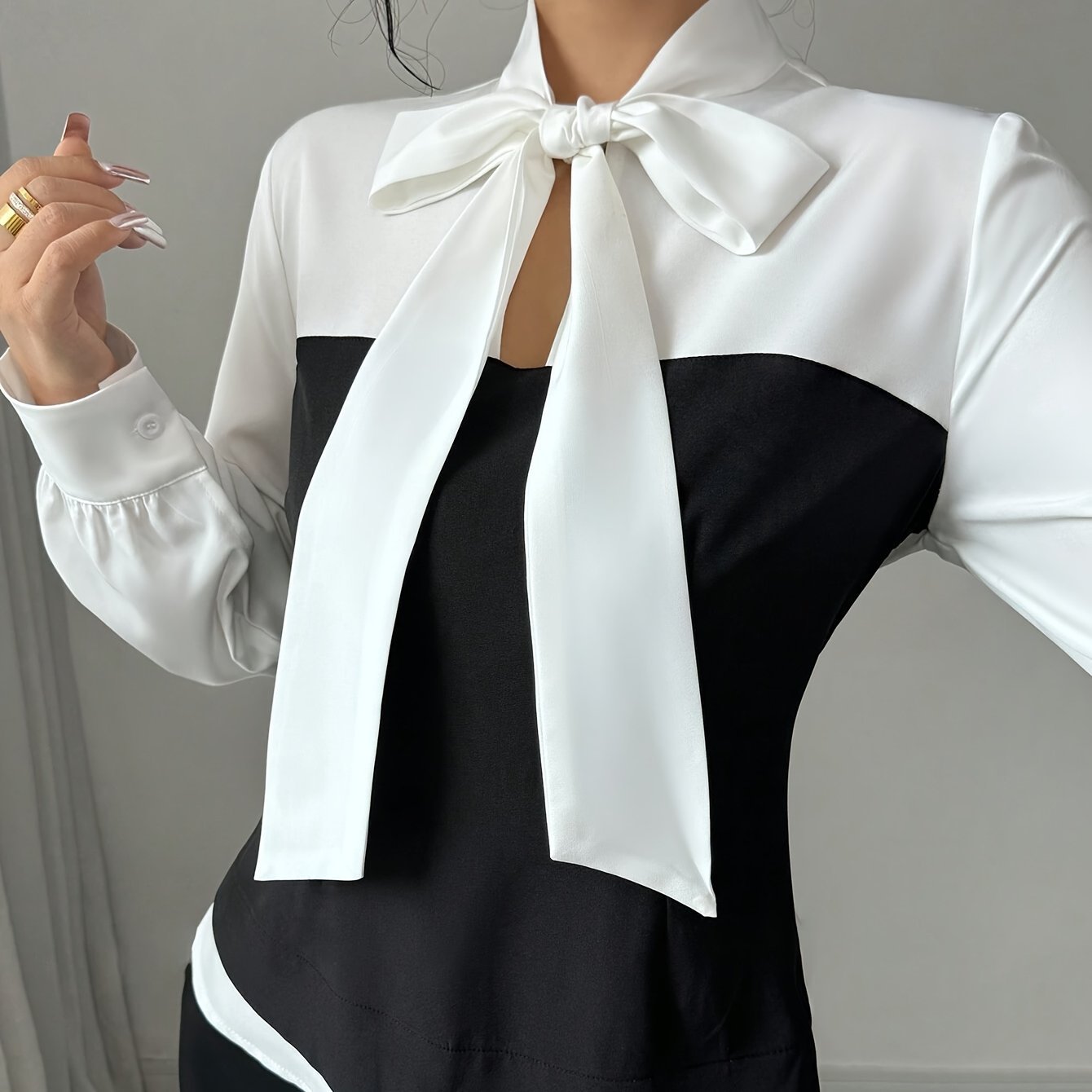 Chemise à manches longues avec nœud