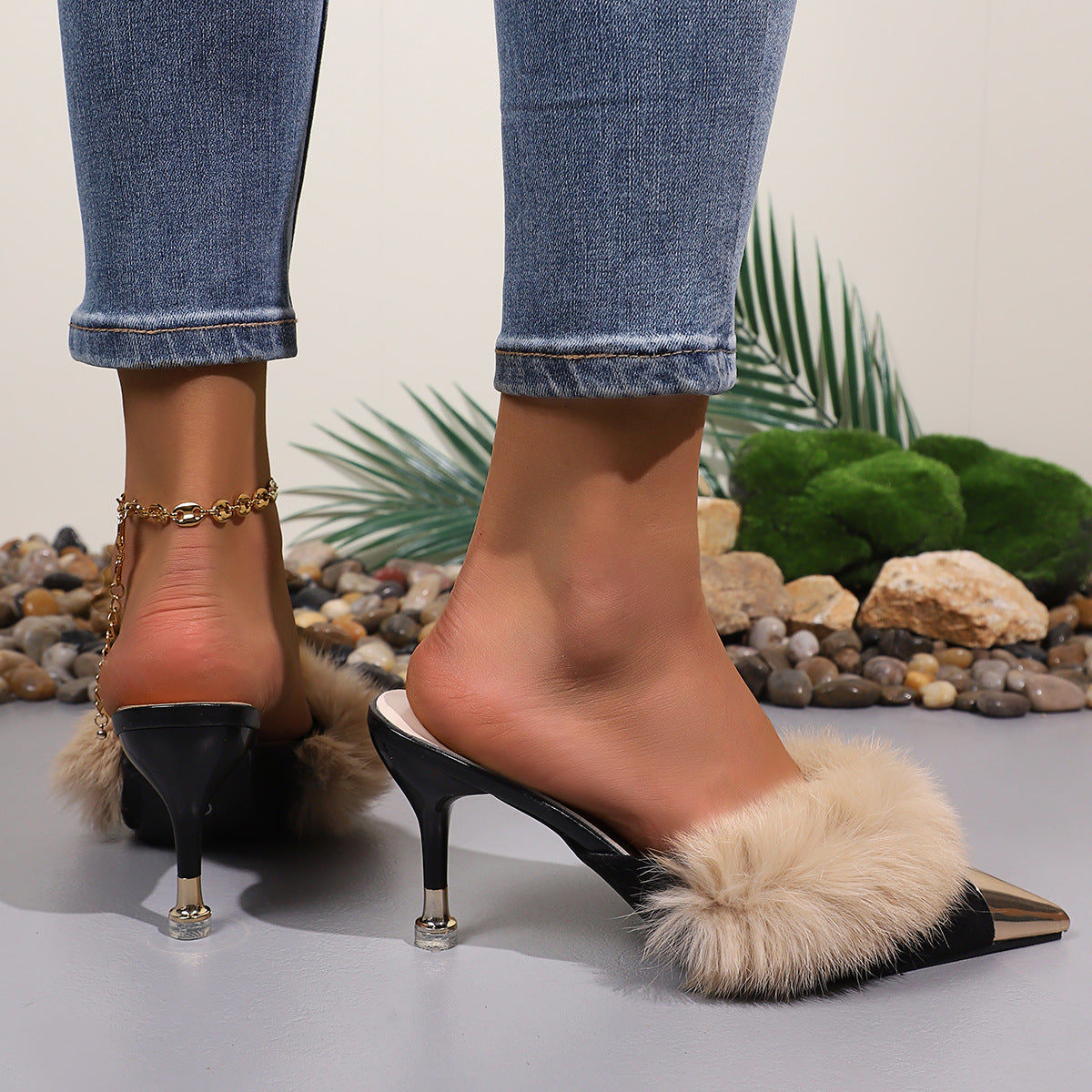 Sandale à talons aiguilles bandeau en peluche - Chic&Shines