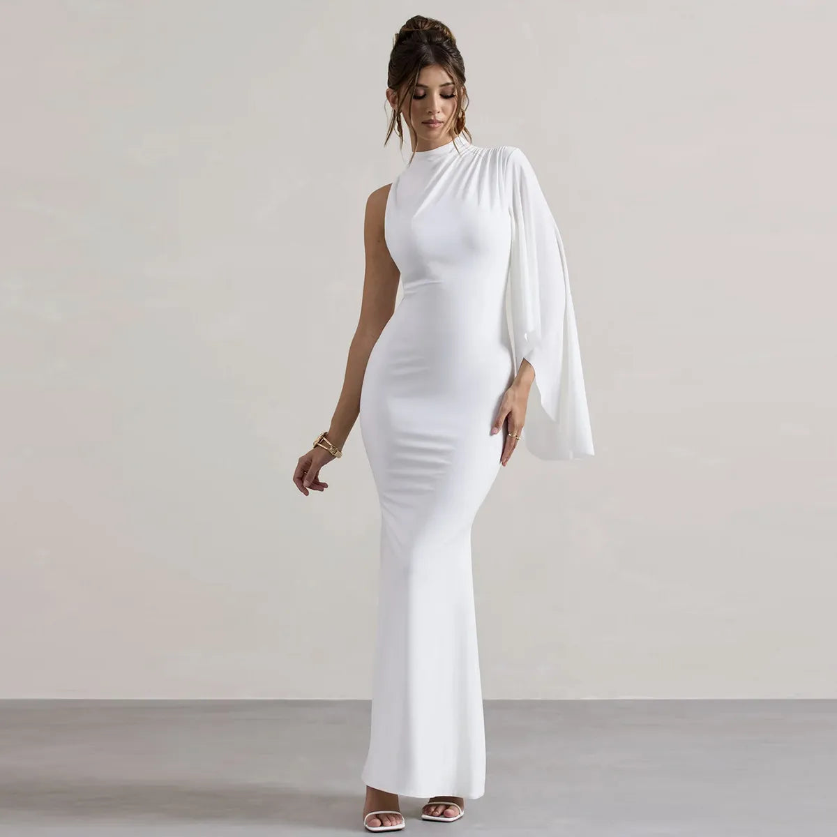 Robe longue moulante à une épaule manche longue - Chic&Shines