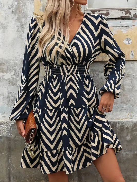 Robe courte à manches longues col V - Chic&Shines