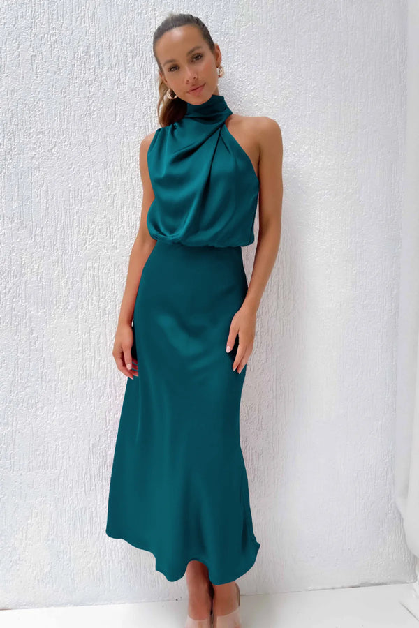 Long sleeveless dress