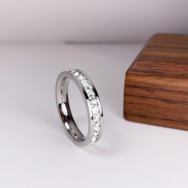Bague simple et double rangée de diamants en acier titane
