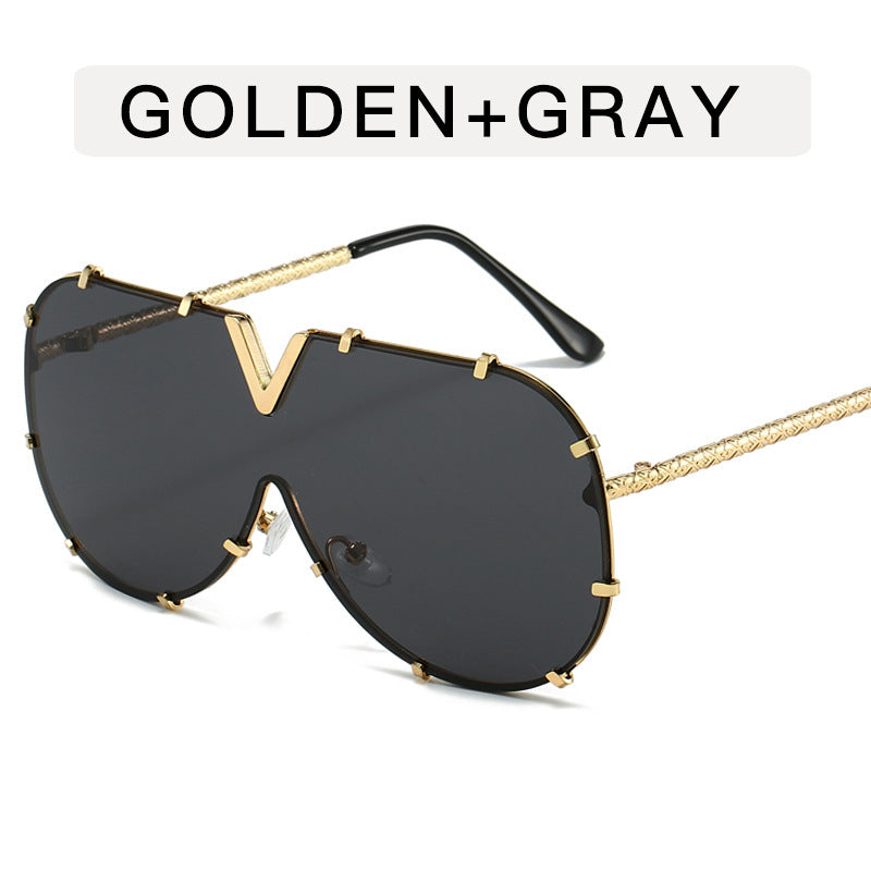 Lunette de soleil V avec rivets en métal